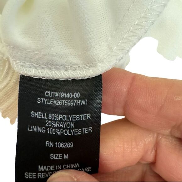 White Short Romper Women's Tie Waist Scallop V Neck‎ Casual - Picture 6 of 9